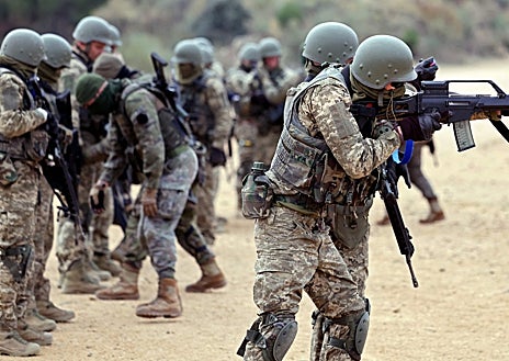 Imagen secundaria 1 - La mili de civiles ucranianos en Toledo para volver y luchar contra Rusia