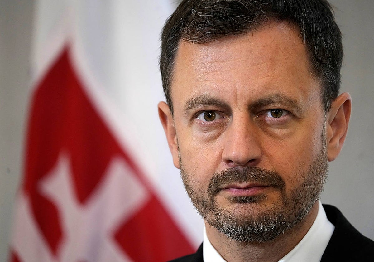 El primer ministro eslovaco Eduard Heger perdió la moción de censura
