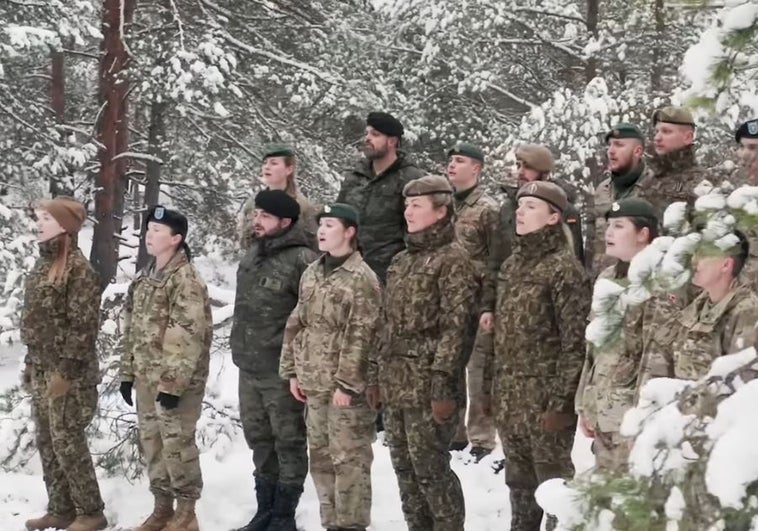 La OTAN versiona un villancico ucraniano cantado por tres soldados españoles para felicitar la Navidad