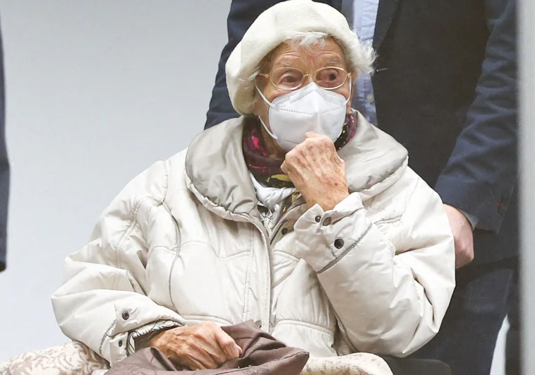 Irmgard Furchner,  la 'secretaria del mal' nazi, condenada a los 97 años