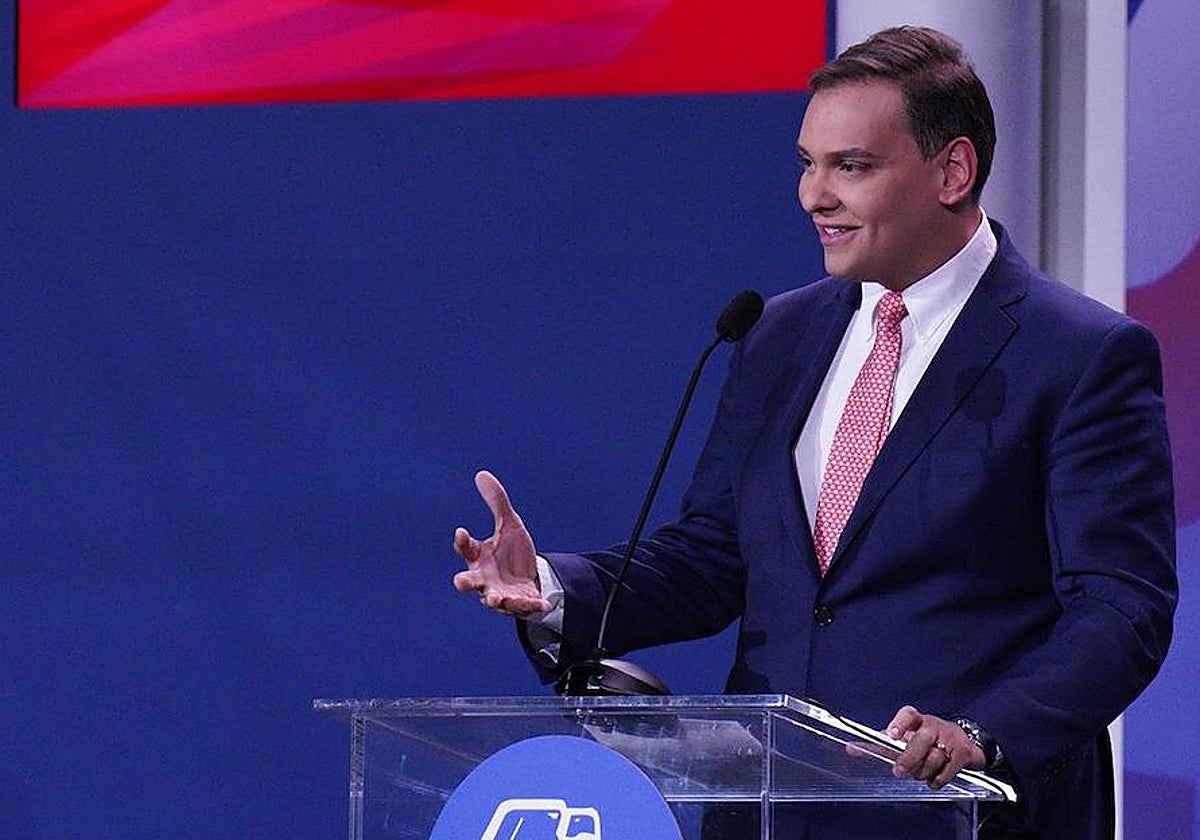 George Satos, durante un mítin