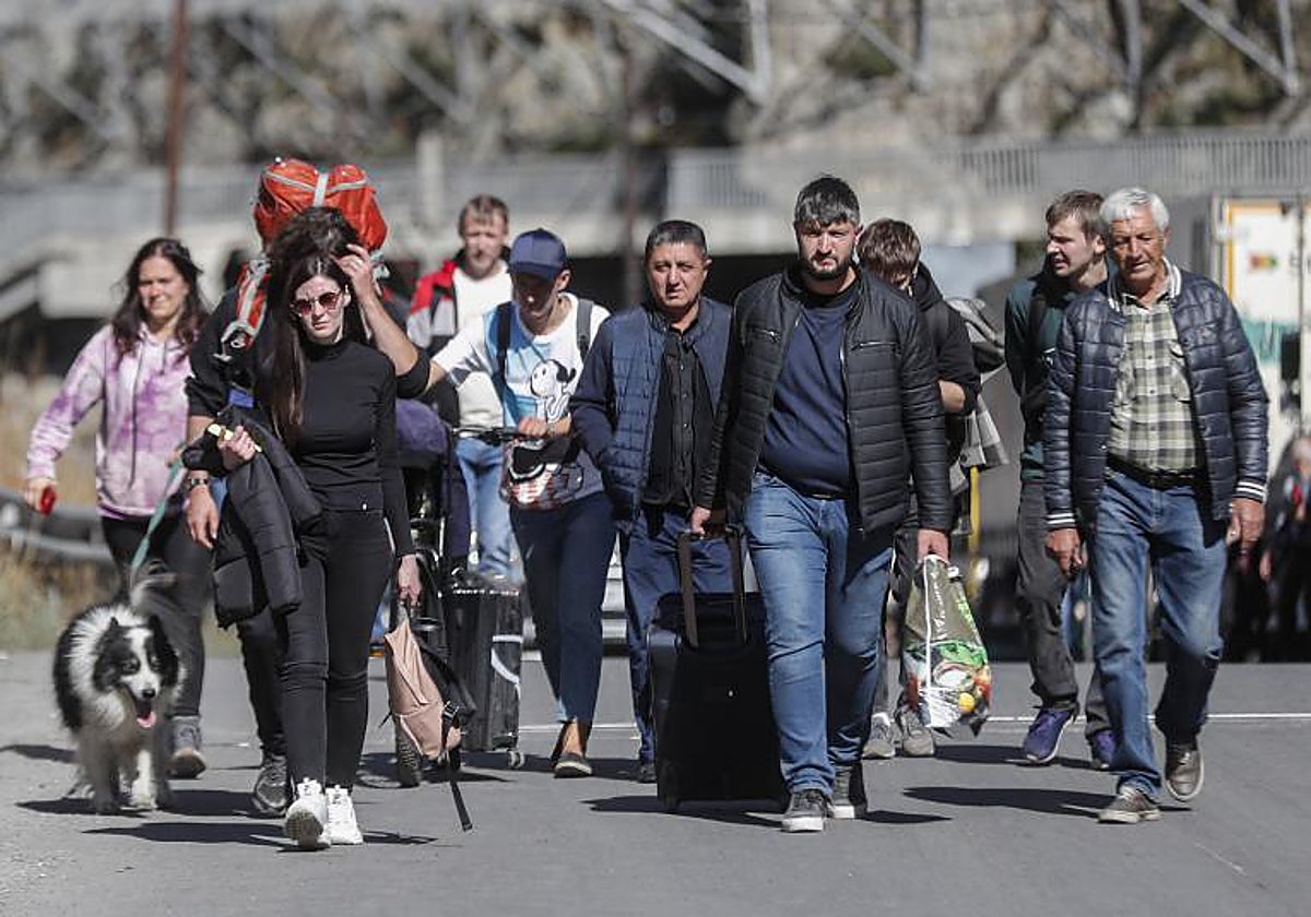 Varias familias huyen de Rusia en septiembre con el anuncio de la movilización parcial