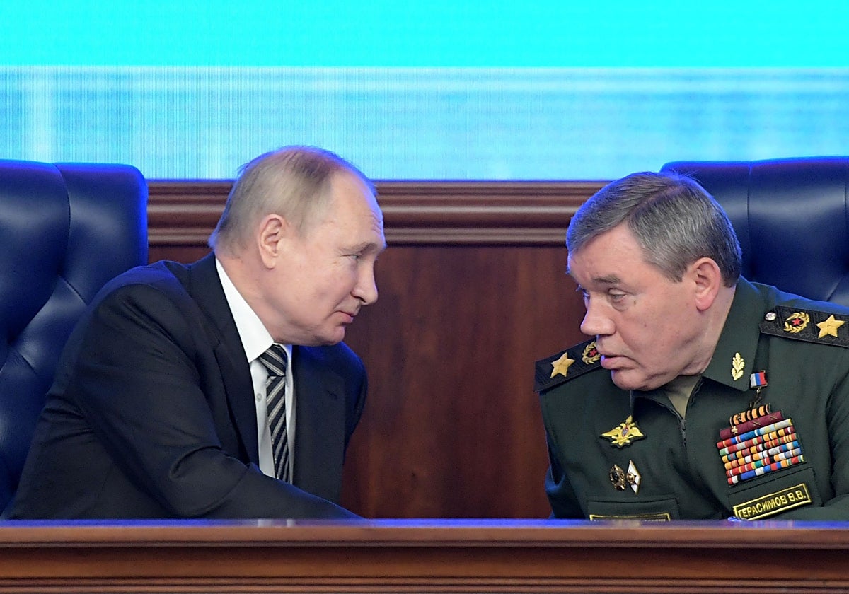 Valery Gerasimov con el presidente Putin