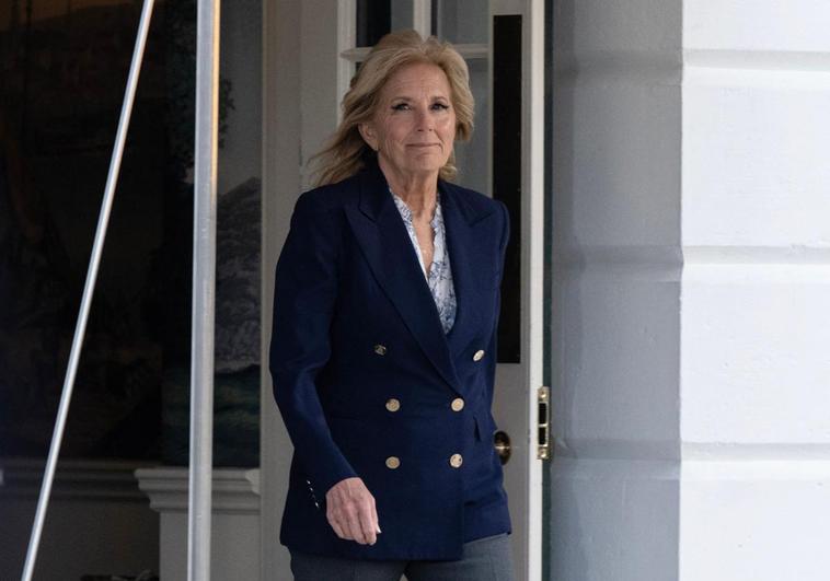 Extirpan dos tumores a la primera dama de Estados Unidos, Jill Biden