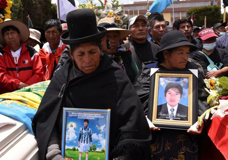 Ascienden a medio centenar los muertos en las protestas en Perú