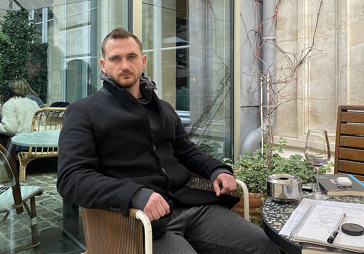 Pável Filátiev durante la entrevista en París