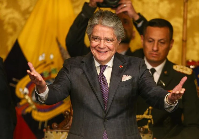 El presidente de Ecuador ordena a su Gobierno entregar información sobre un caso de presunta corrupción familiar