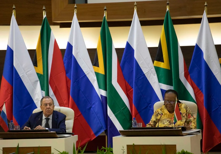 Lavrov visita Sudáfrica y afianza la alianza entre ambos países