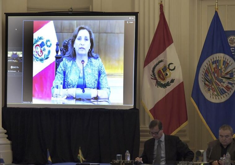 Presentan una moción para destituir a la presidenta de Perú