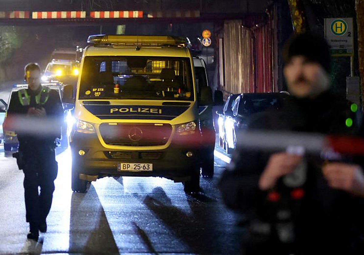 Agentes de la policía alemana en el lugar de los hechos