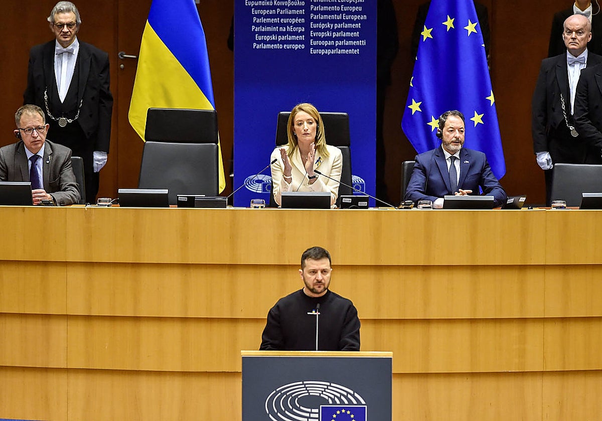 El presidente Zelenski pronuncia su discurso ante el Parlamento Europeo
