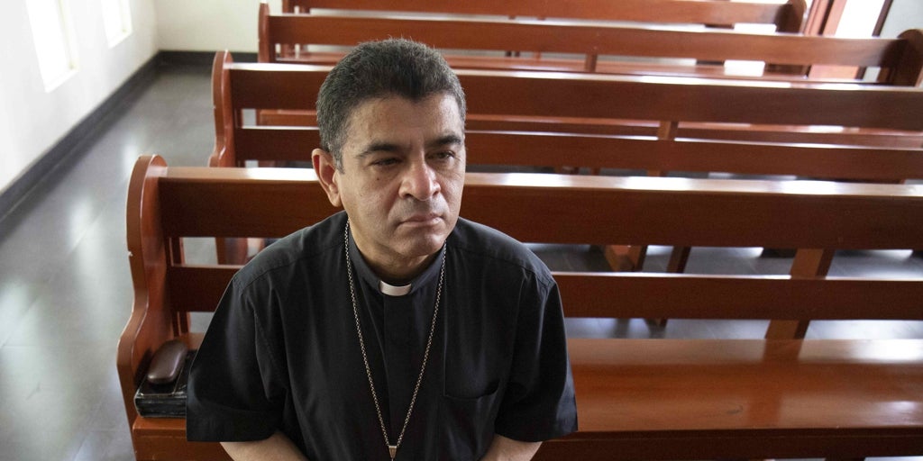 Rolando Álvarez, el obispo rebelde que volvió a Ortega Rolando Álvarez, el obispo rebelde que volvió a Ortega