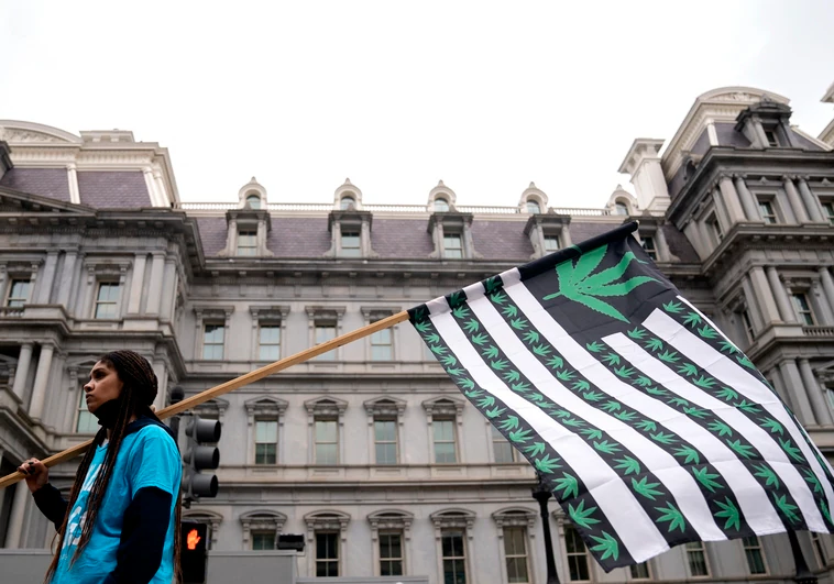 Washington se asfixia por la marihuana del vecino