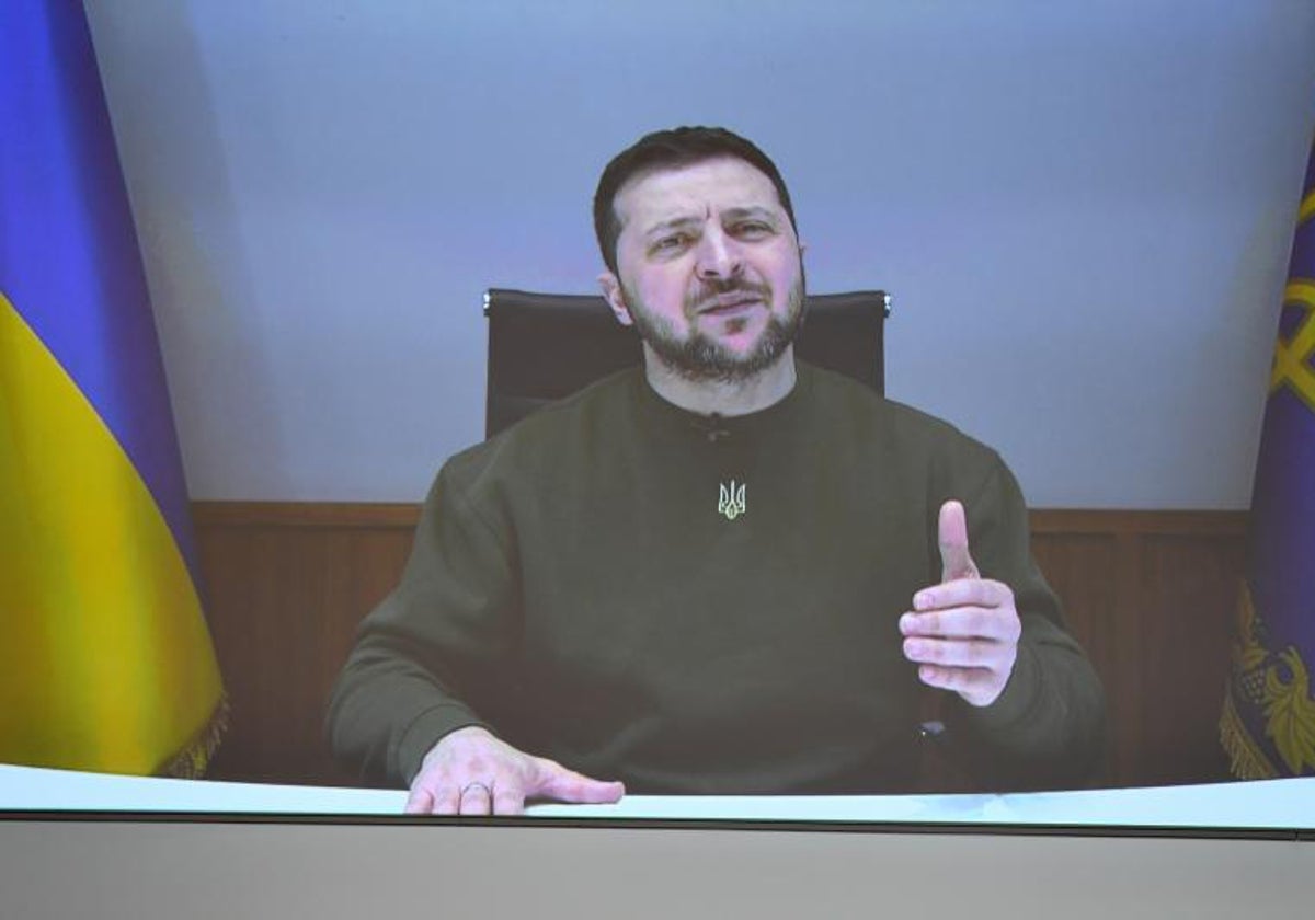 El presidente de Ucrania, Volodímir Zelenski, participa en la Conferencia de Munich por videollamada