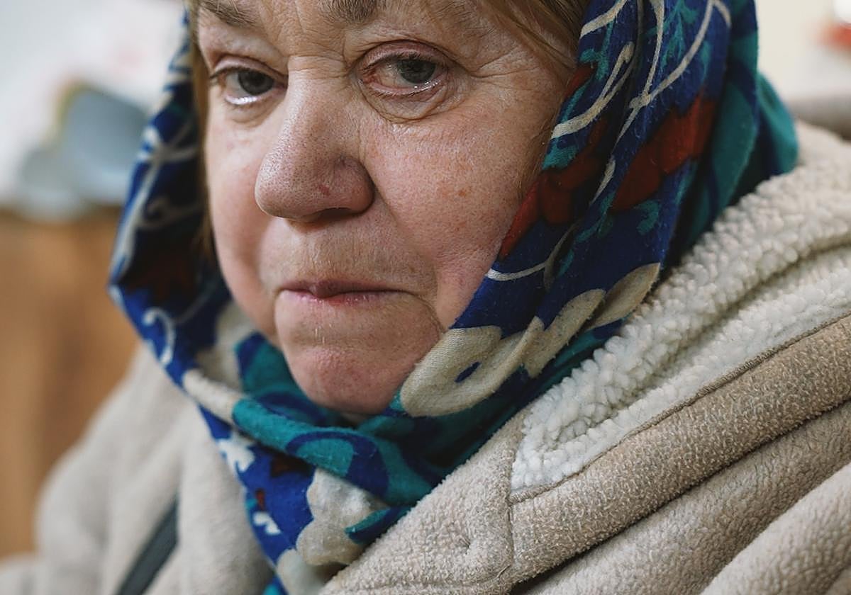 Lyudmyla Serhiivna en la cocina de una residencia de estudiantes de Járkov