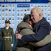 La visita de Biden a Zelenski en Kiev: de secreto absoluto y con gran cobertura militar