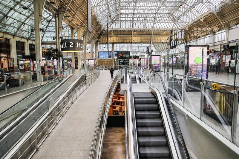 La Gare de Lyon en medio de una interrupción en los servicios de trenes