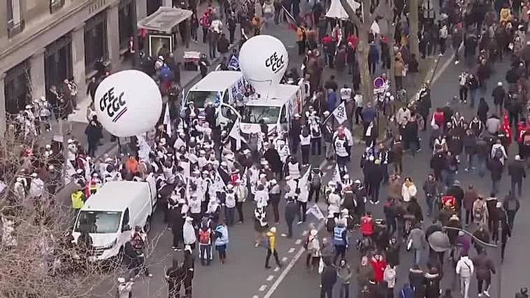 Nueva ola de protestas en Francia contra la reforma de pensiones de Macron