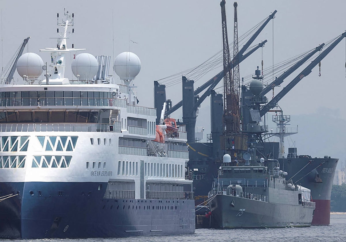 El barco iraní Iris Dena en el puerto de Río de Janeiro