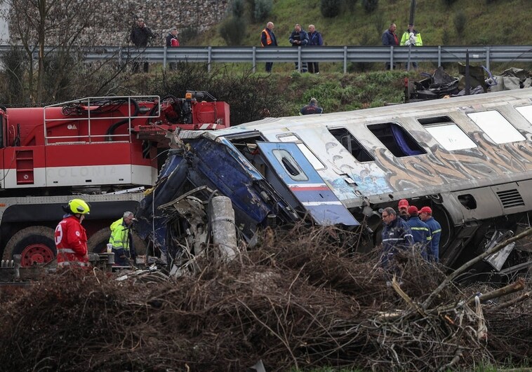 Rescue work on a wrecked train in Greece