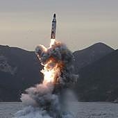 Corea del Norte confirma el lanzamiento de un dron submarino diseñado para «crear un tsunami radioactivo»