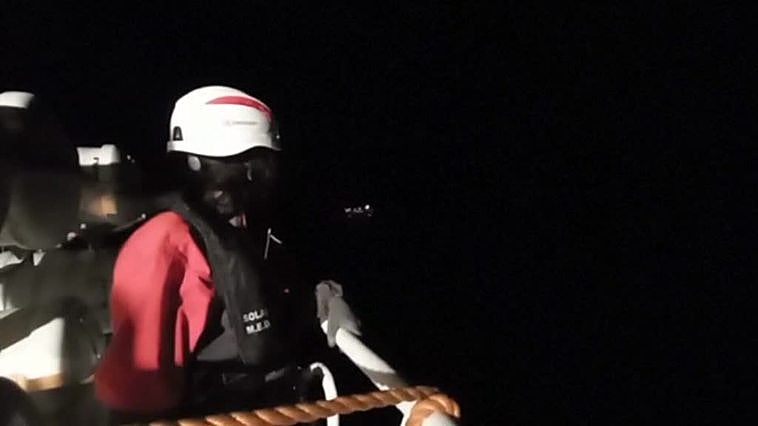 Rescatan a un grupo de 78 migrantes a bordo de un bote en aguas de Malta