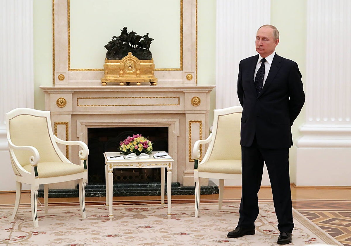 El presidente de Rusia, Vladímir Putin, espera a su homólogo bielorruso, Alexánder Lukashenko, para reunirse en el Kremlin