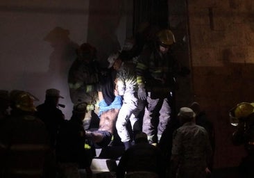 Suben a 40 los migrantes muertos en México después de que los agentes los dejaran encerrados durante un incendio