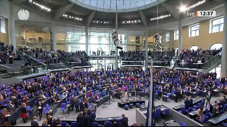 Carlos III aplaude la "valiente" ayuda de Alemania a Ucrania durante la invasión rusa