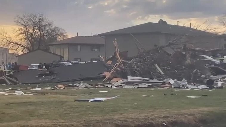 Al menos cuatro muertos por una oleada de tornados en el Medio Oeste de Estados Unidos