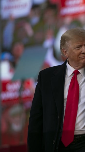 ¿El procesamiento de Trump perjudica o beneficia a la democracia de Estados Unidos?