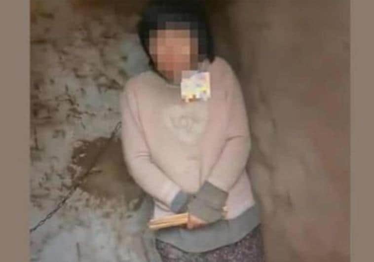 Condenado a nueve años de prisión un hombre por encadenar a su mujer por el cuello en una granja en China