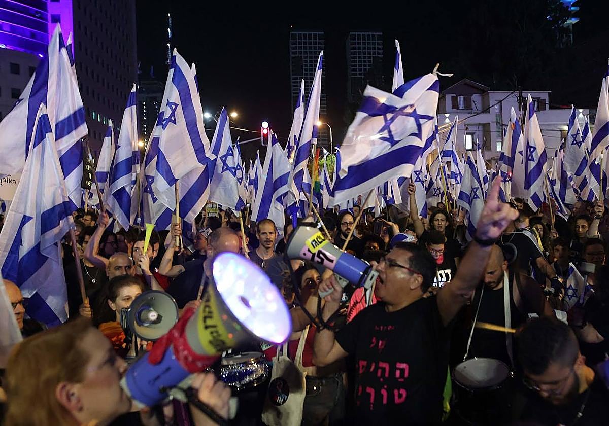 Manifestantes contra Netanyahu en Tel Aviv