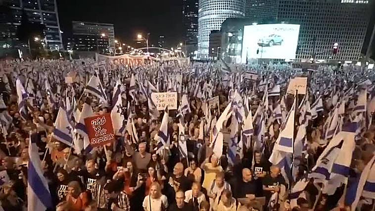 Miles de israelíes redoblan su pulso contra Netanyahu a pesar de las tensiones en Tel Aviv
