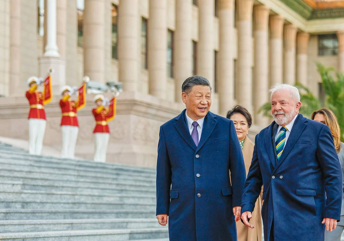 Xi Jinping y Lula da Silva en el viaje de este último a Pekín