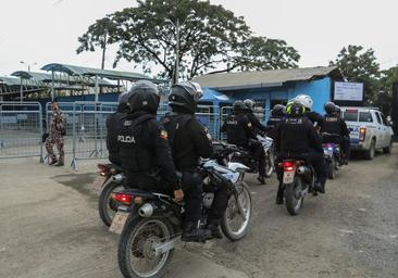 La Policía de Ecuador quiere usar las armas decomisadas a los delincuentes