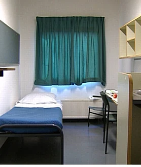 Imagen secundaria 2 - El centro de detención cuenta con muy buenas instalaciones que han hecho que sea apodada el 'Hilton' de las prisiones