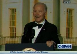 Biden se burla de Elon Musk en su discurso de la Cena de Corresponsales de la Casa Blanca