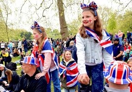 Fervor 'british' a pie de calle: «Este día solo vamos a vivirlo una vez»
