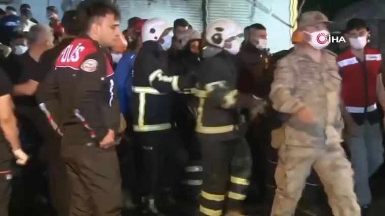 Mueren 12 personas en un accidente múltiple en el sur de Turquía