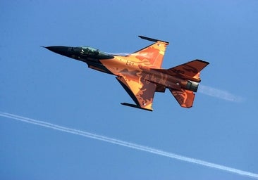 Estados Unidos no bloqueará el envío de cazas F-16 a Ucrania