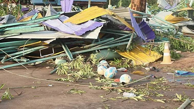 Mueren siete personas entre ellos niños, en el derrumbe del techo de una escuela en Tailandia