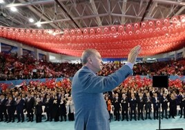 Erdogan emula a los sultanes y se encomienda a Santa Sofía