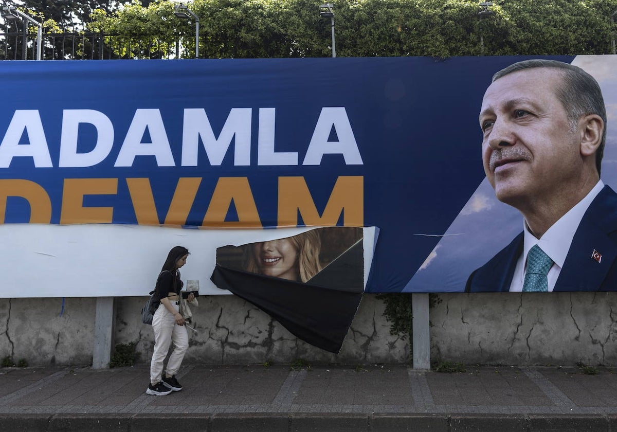 Erdogan enarbola la bandera de Santa Sofía como mezquita