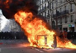 Macron alerta del riesgo de 'descivilización' de Francia debido a la violencia en las calles y contra las instituciones