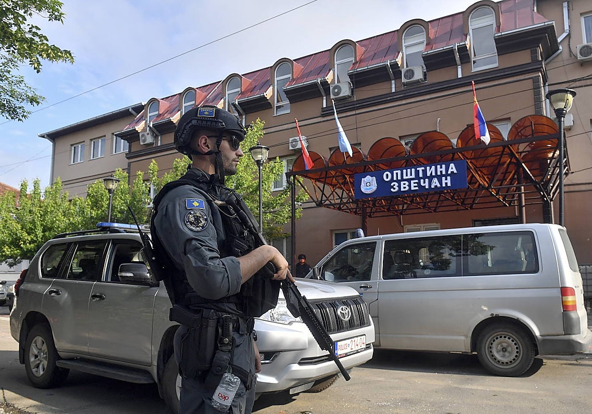 Kosovo aumenta la seguridad en medio de la tensión con la minoría serbia