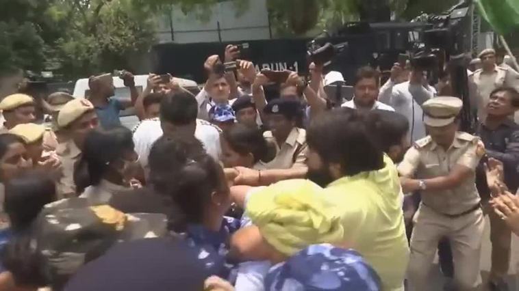 Disturbios en Nueva Delhi durante una protesta de luchadores por los abusos en la federación