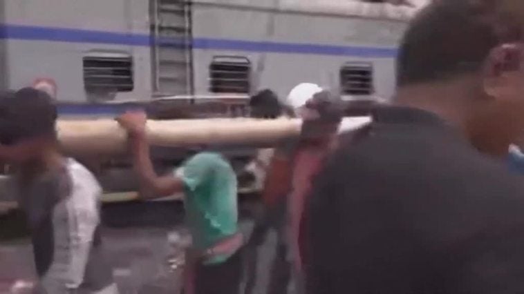 India trabaja en la identificación de las víctimas del accidente ferroviario