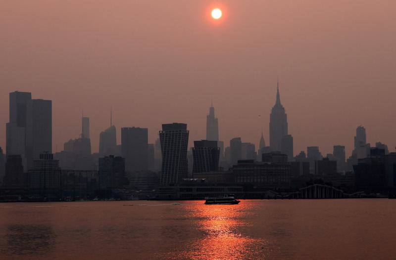 Nueva York, cubierta de una densa neblina por los incendios de Canadá