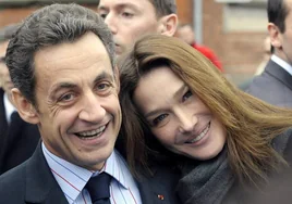 Carla Bruni, heroína y mártir de un Nicolas Sarkozy hundido
